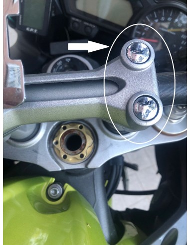 ABRAZADERA DE MANILLAR PARA ACCESORIOS DE MONTAJE