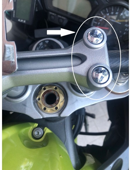 ABRAZADERA DE MANILLAR PARA ACCESORIOS DE MONTAJE